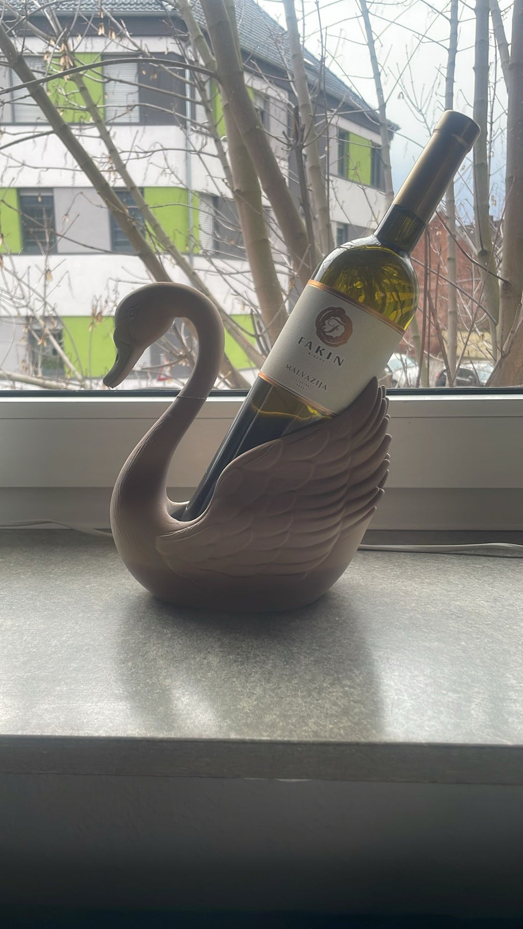 Elegant Swan Wine Bottle Holder
